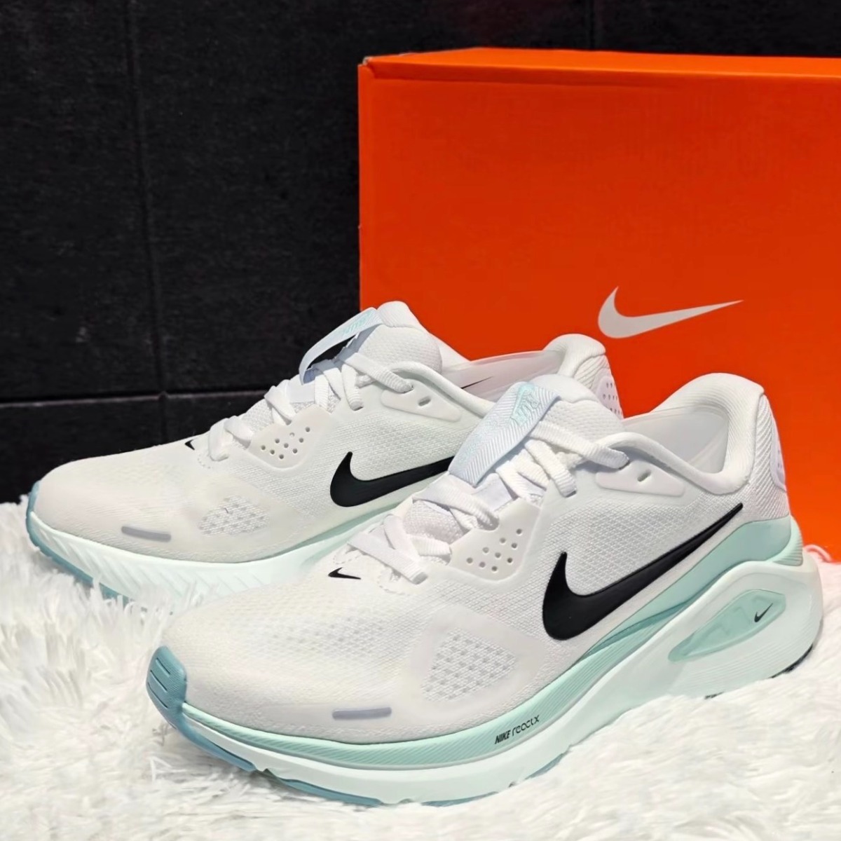 나이키 여성 런닝운동화 스트럭처 26 발편한운동화 경량화 조깅화 마라톤화 117,900원