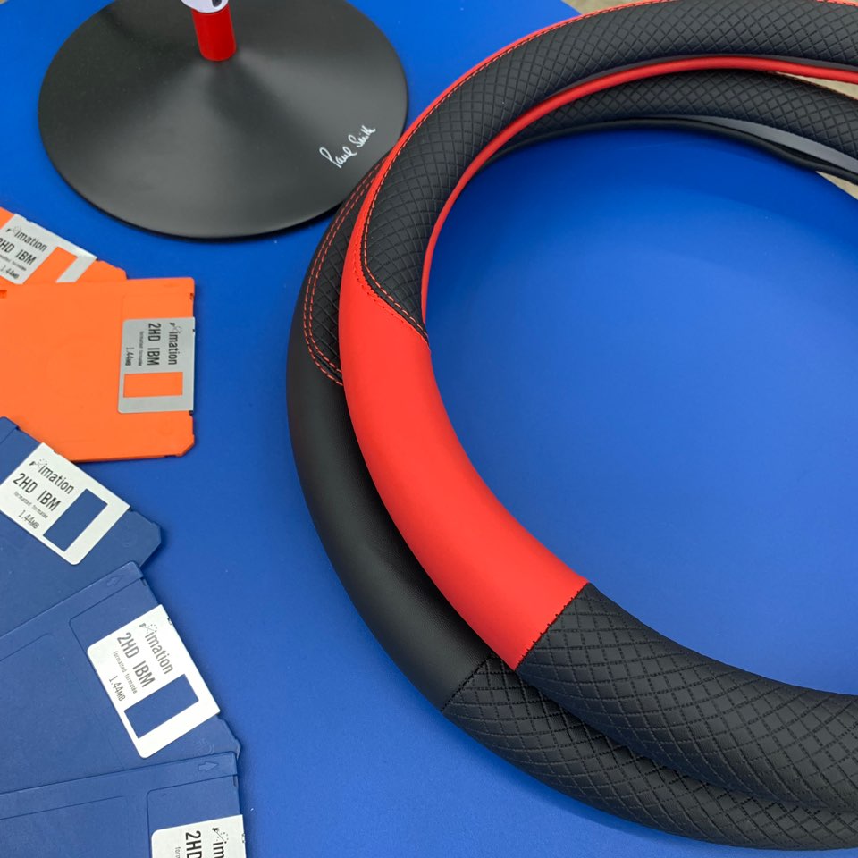 도요타 시에나 미카 핸들커버 블랙 레드 원형 퀼팅 9,900원