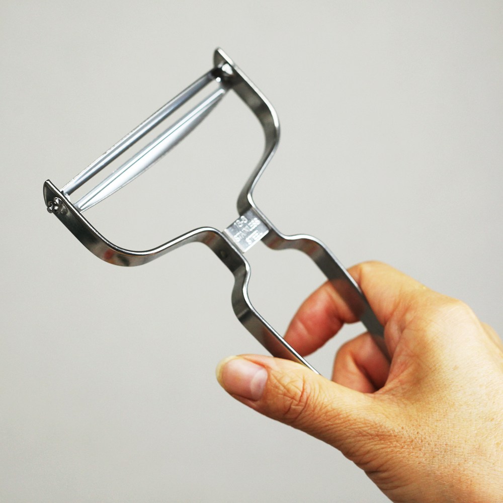 일본 시모무라 감자 필러 양배추칼 무 파 우엉 당근 야채 과일필러 채썰기 슬라이서 16,500원