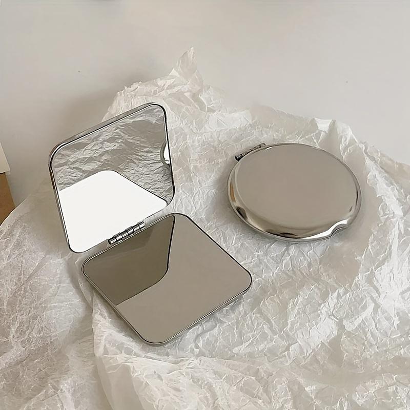 시크한 실버 사각형 휴대용 접이식 미니 손거울 8,000원