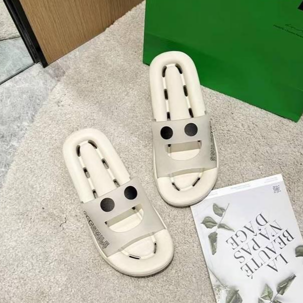 편한 스마일 슬리퍼 실내화 욕실화 미끄럼방지 푹신한 물빠짐 슬리퍼 1,000원