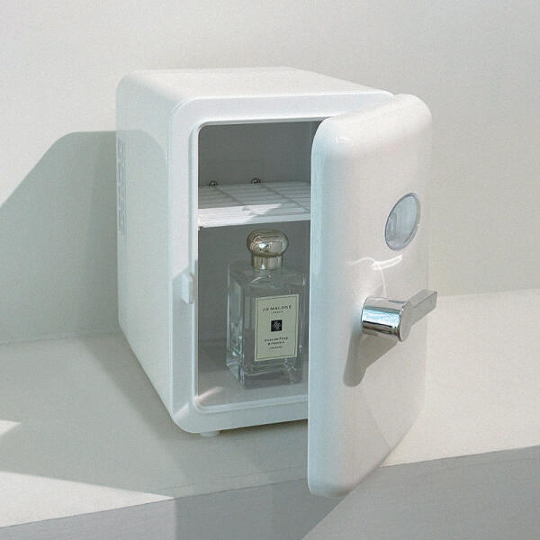 아트박스/부이 부이 미니 화장품 냉장고 4L 43,900원