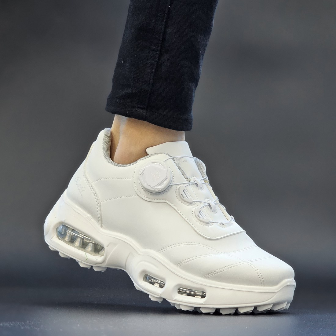 아놀드파마 다이얼 에어 쿠션 워킹화 여성 남성 발편한 논슬립 스파이크 경량 워킹화 스포츠 운동화 트레일 러닝화 59,800원