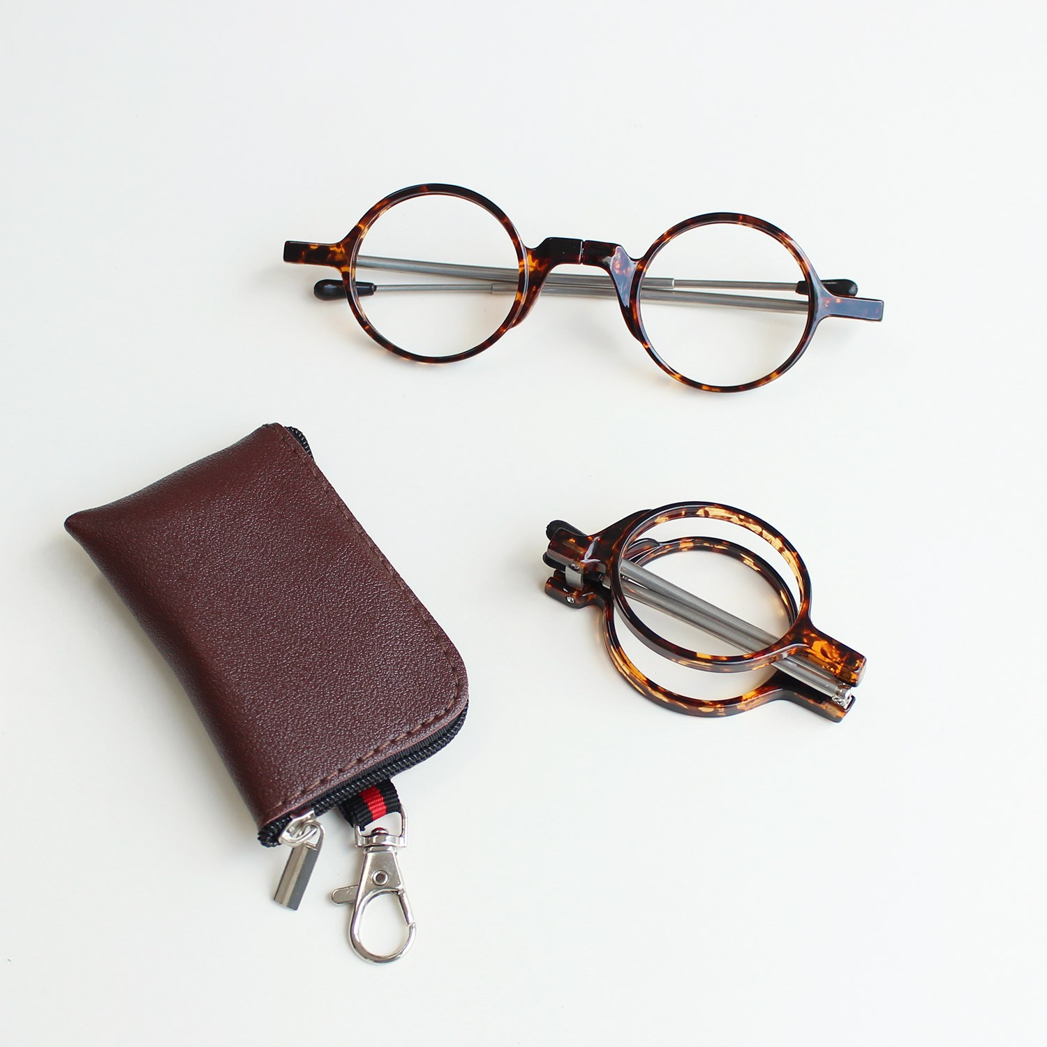 돋보기용 안경테 접이식 돋보기 노안 안경 9g 초경량 (돋보기렌즈없음) 13,500원