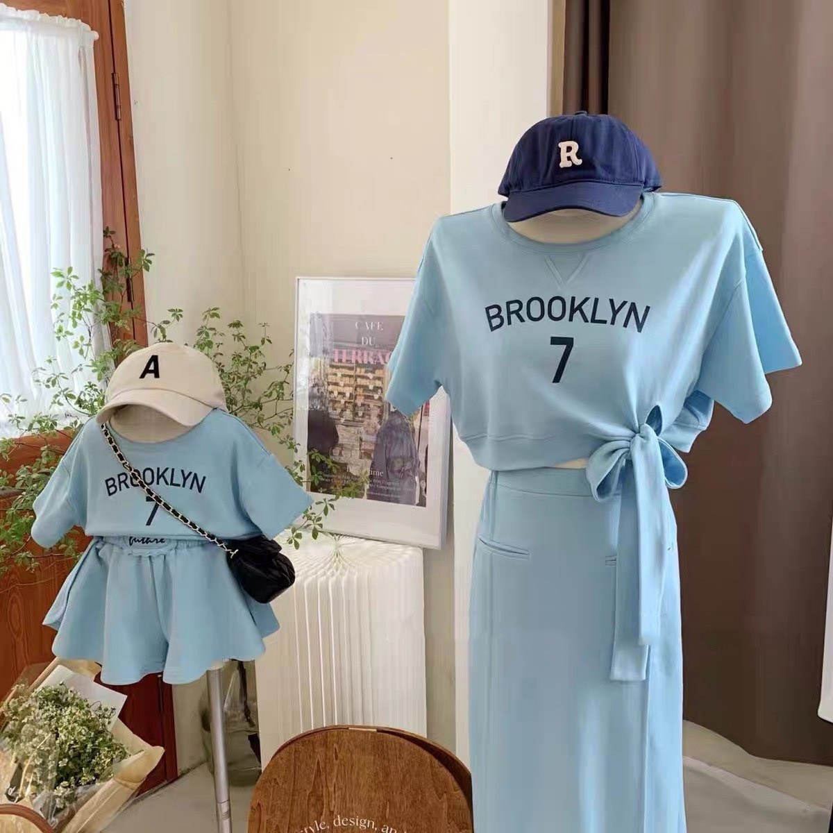 휴먼러브 럭키 7 온가족 패밀리룩 아빠 엄마 딸 아들 3인 4인가족 여름 단체티 커플룩 28,000원