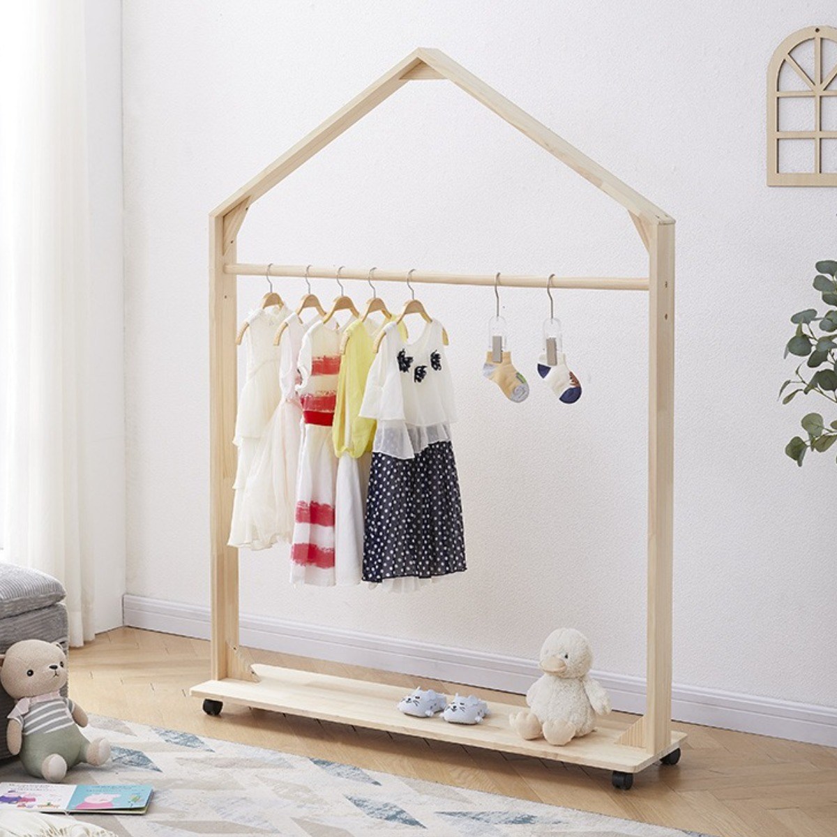 심비오시스 이동식 원목 아기옷 행거 스탠드, 1단 행거 140cm 69,500원