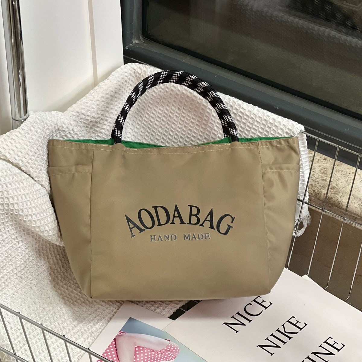 AODA BAG 선명한 컬러 생활 방수 토트백 가벼운 편안한 데일리 나일론 천가방 여성백 15,800원