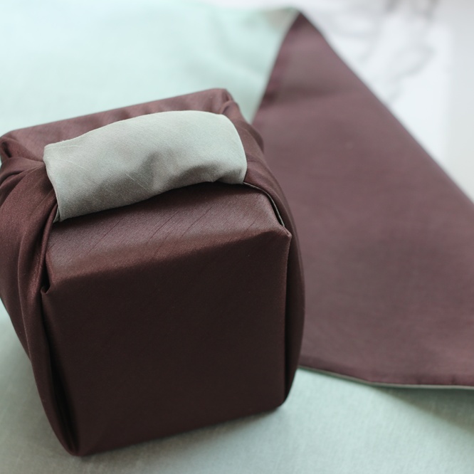 보자기사랑 실크겹보자기 55, 75, 90, 110, 브라운 민트 (Brown / Mint) 5,650원