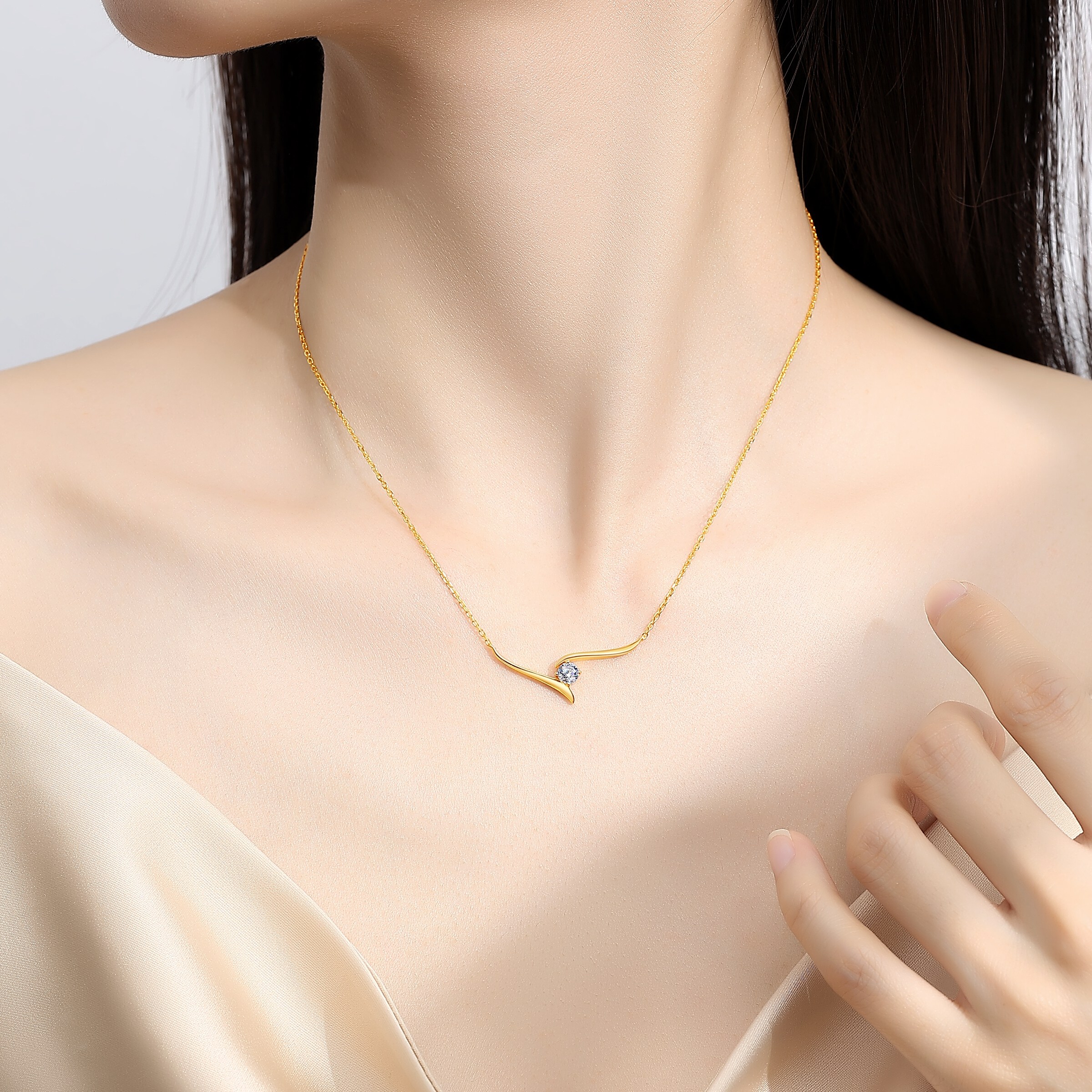 여자 14/18K 골드 곡선형 원 다이아 펜던트 목걸이 여자 심플 데일리 목걸이, 현재가 368,800원