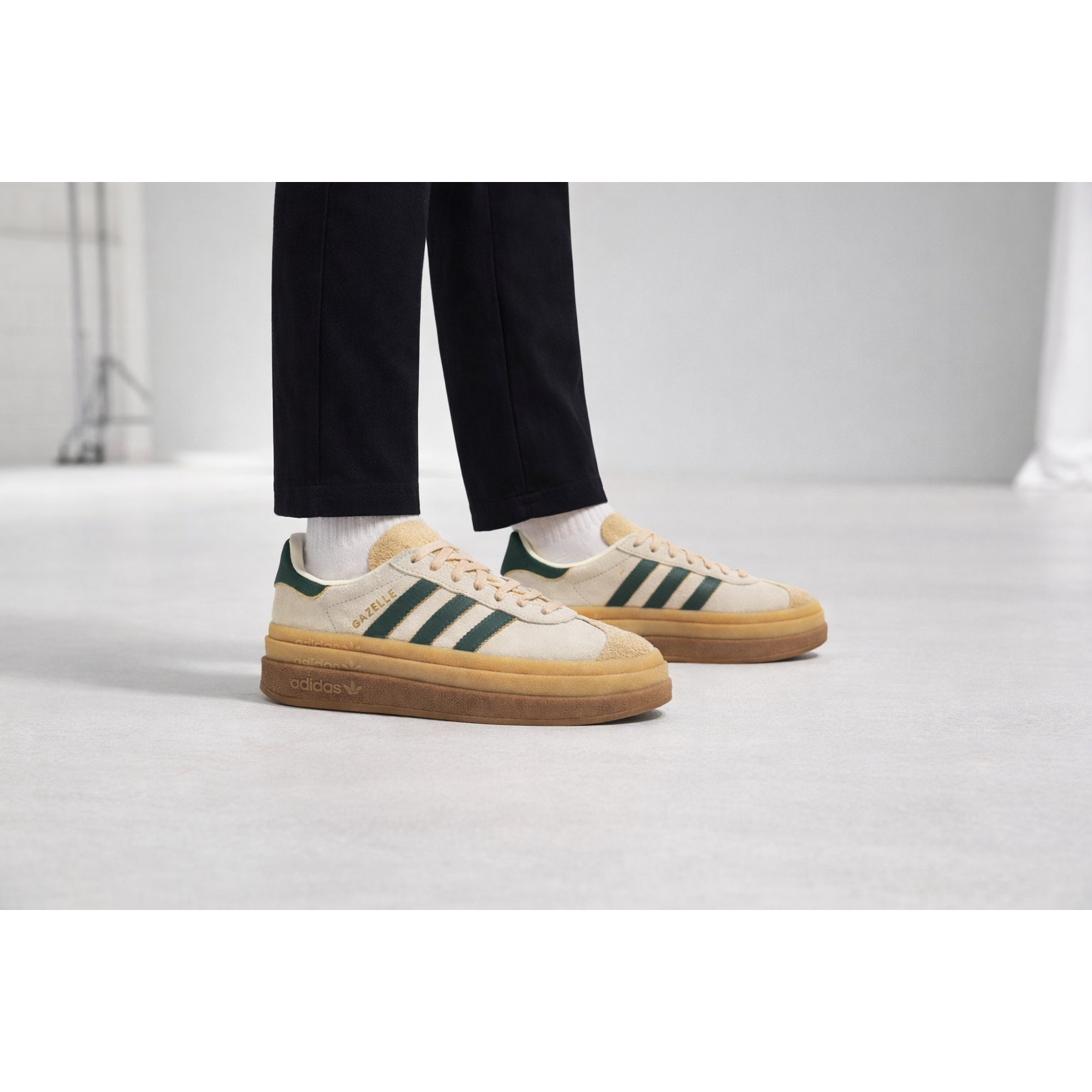 아디다스 GAZELLE BOLD SHOES 여성용 데일리 캐주얼 베이직 스타일 단화 스니커즈 99,000원