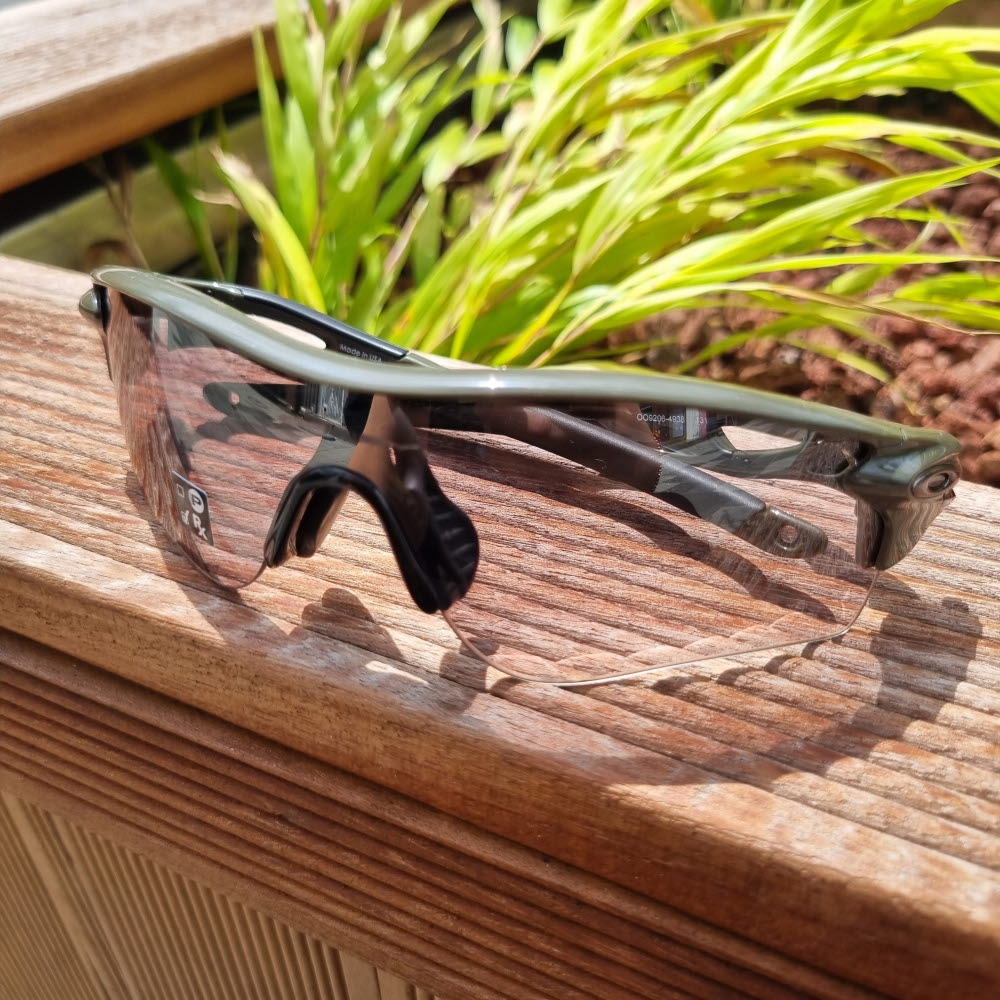 룩소티카 오클리 레이다락 고글 OO9206-49 변색 선글라스 325,280원