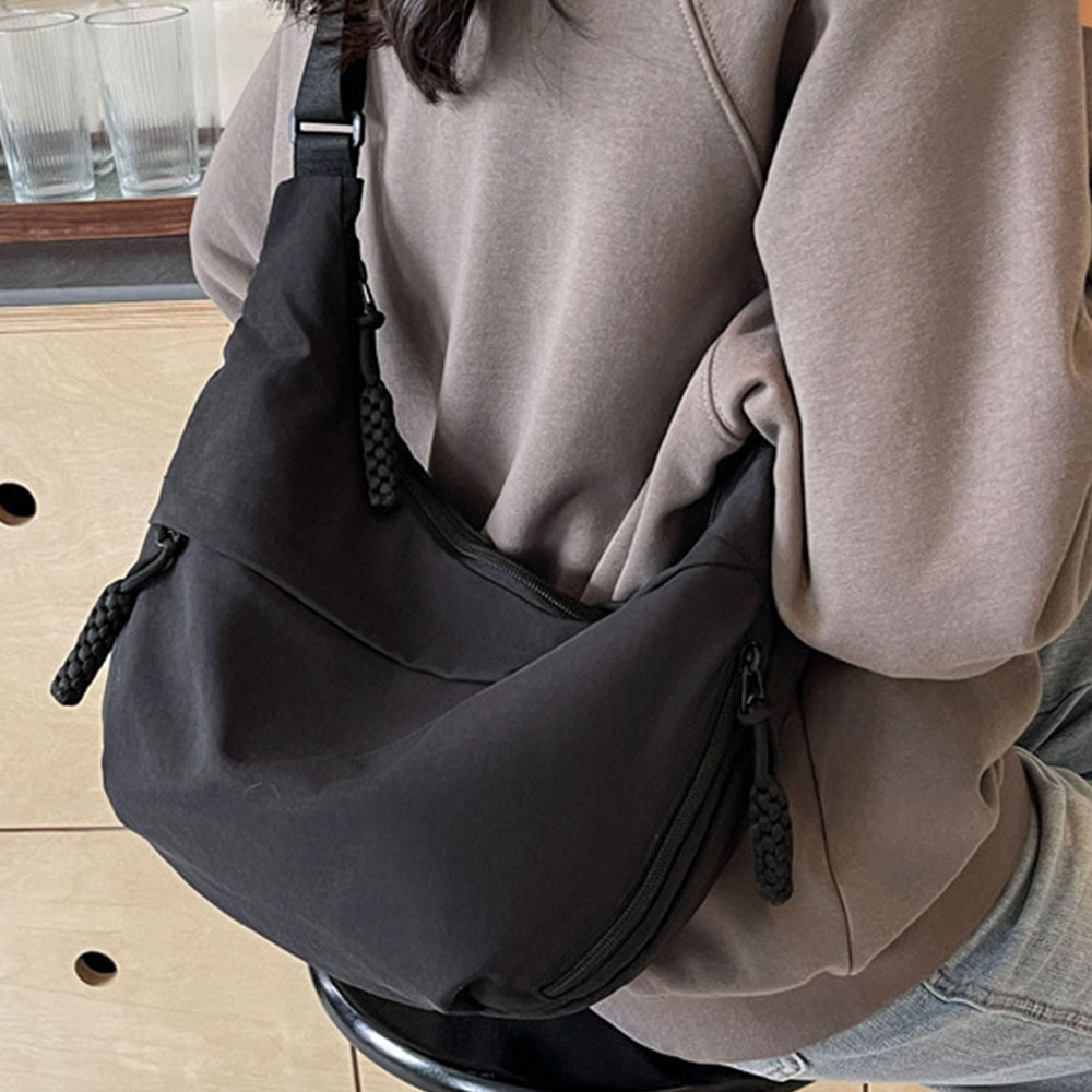 베로 가벼운 크로와상 크로스백 9,700원