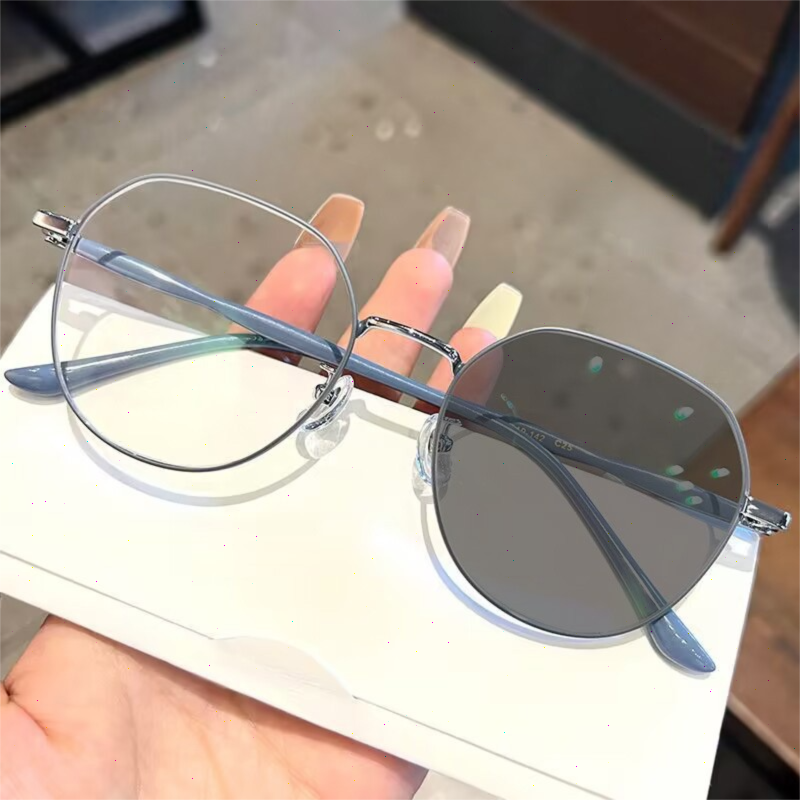 FEISEDY 변색 여성 자외선 차단 선글라스 UV400 메탈프레임 패션 데일리  B1246 12,800원