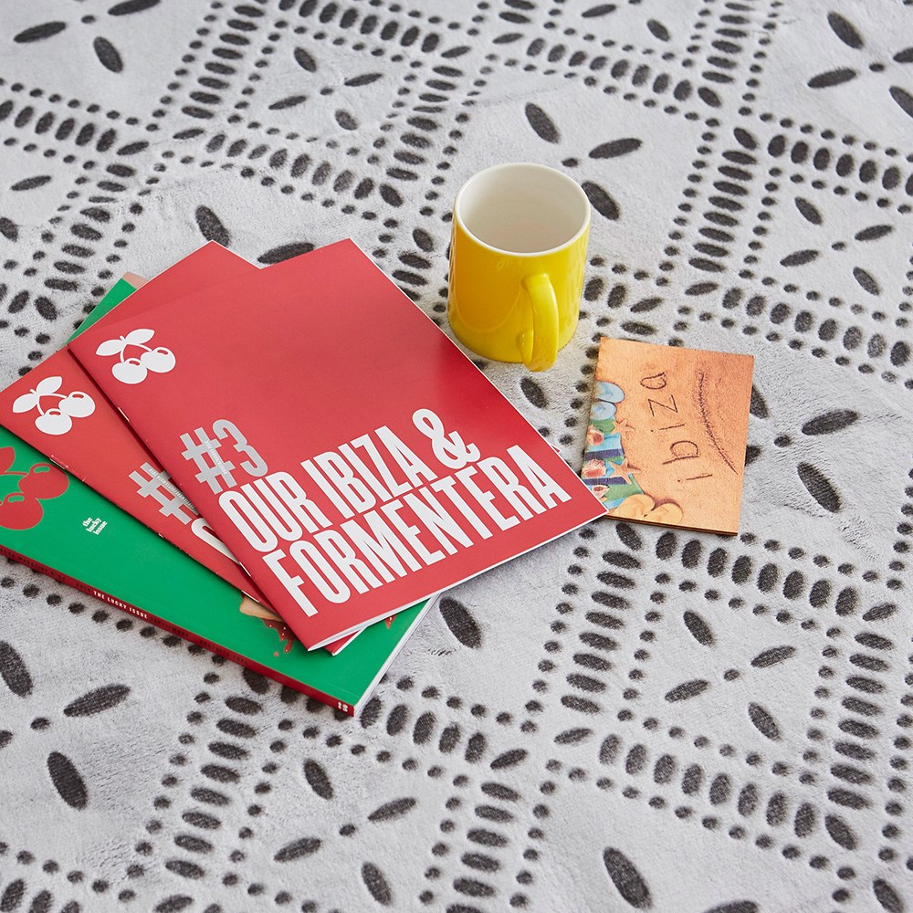 미조데코 카빙 워셔블 극세사 단모 거실 러그 54,800원