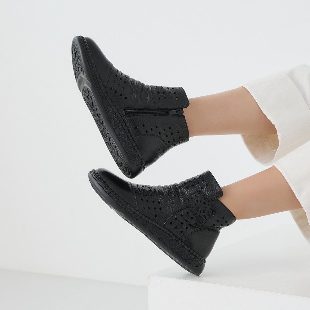 제이슈 천연소가죽 로엘 플랫 앵클부츠 3cm 52,800원