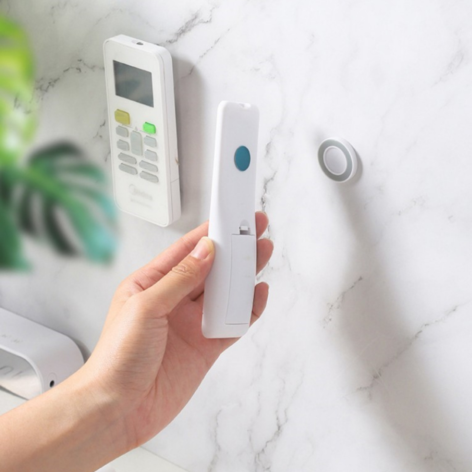 정상아이앤 부착식 벽걸이 리모콘 자석 후크 세트 4,440원