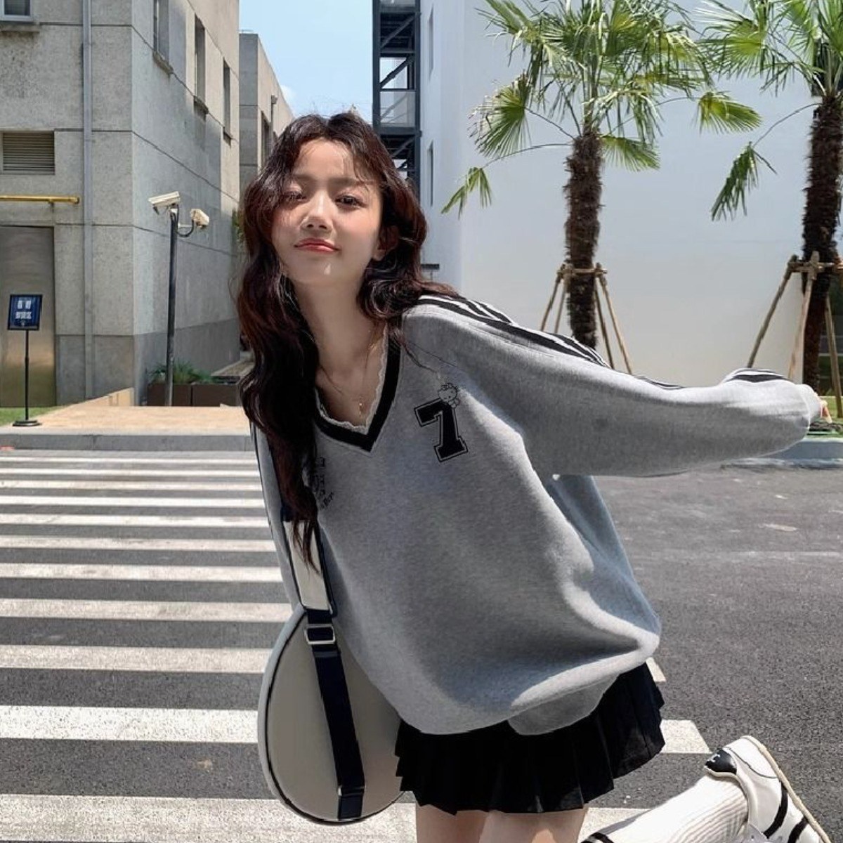 COSYEVNO 여성 브이넥 맨투맨 봄가을 루즈핏 스포티 캐주얼 BCXwy-1 22,800원