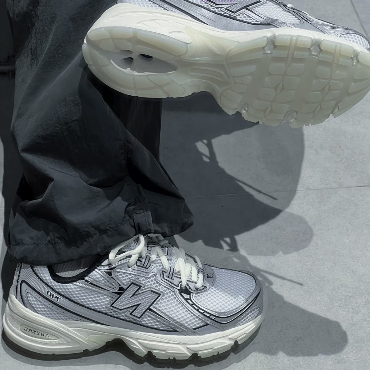 뉴발란스 740 운동화 러닝화 화이트 실버 메탈릭 U740WSM 180,000원