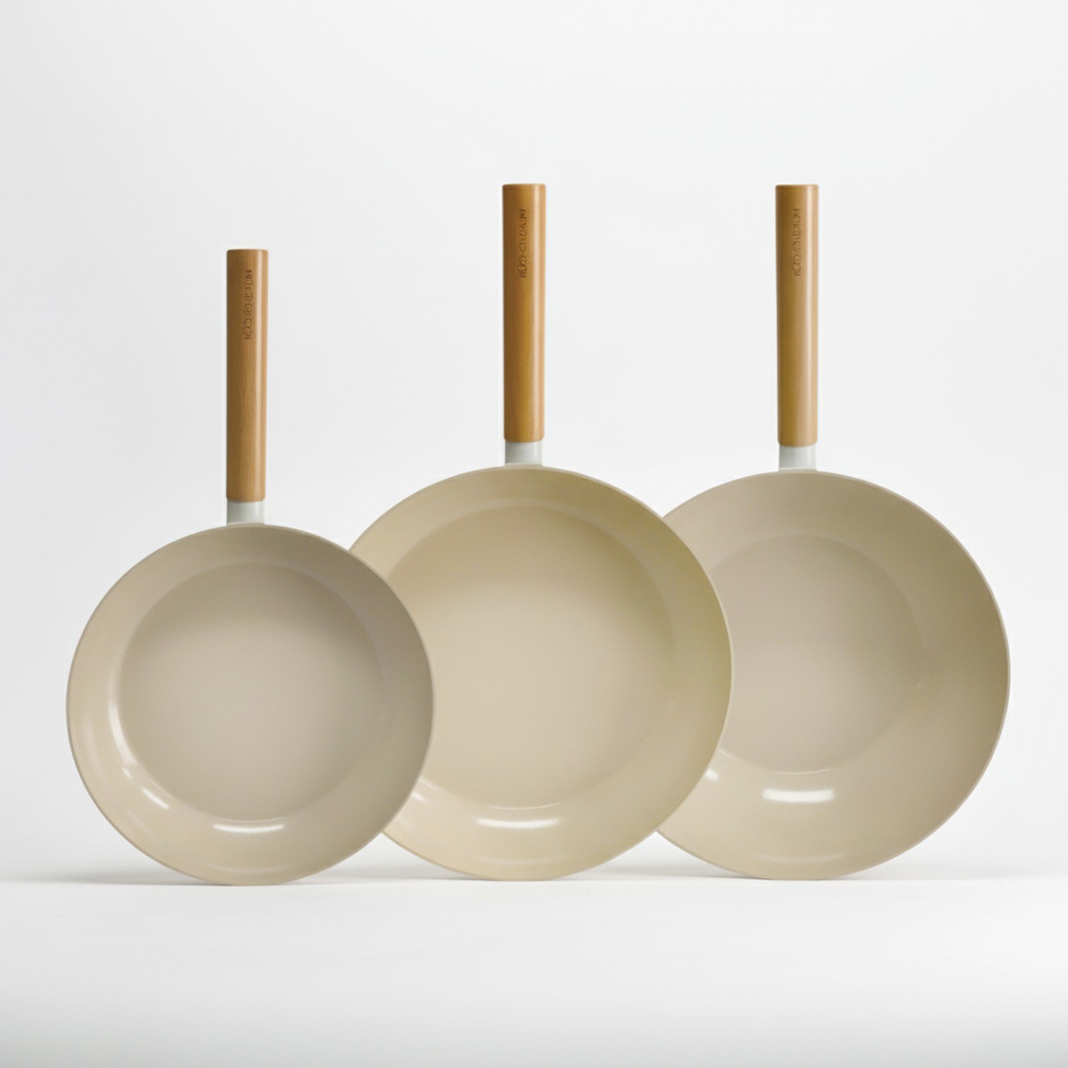 로얄스타 KU 인덕션 겸용 세라믹 코팅 후라이팬 3종 세트 (24cm후라이팬+28cm후라이팬+28cm궁중팬), 1개 51,000원