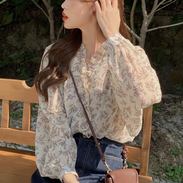 [딩동상회]여성 레이스 플라워 포인트 봄 블라우스 데이트룩 소개팅룩 13,900원