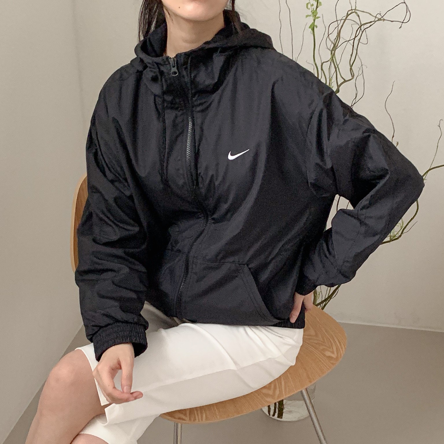 나이키 클래식 우븐 루즈 핏 UV 프로텍션 런닝 바람막이 재킷 블랙 93,500원