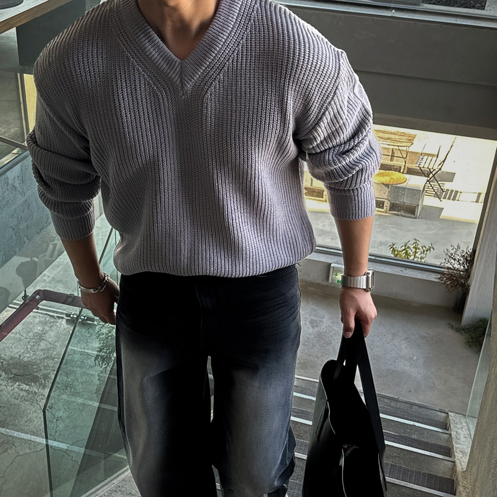 빠델 브이넥 하찌 오버핏 긴팔 니트 29,900원