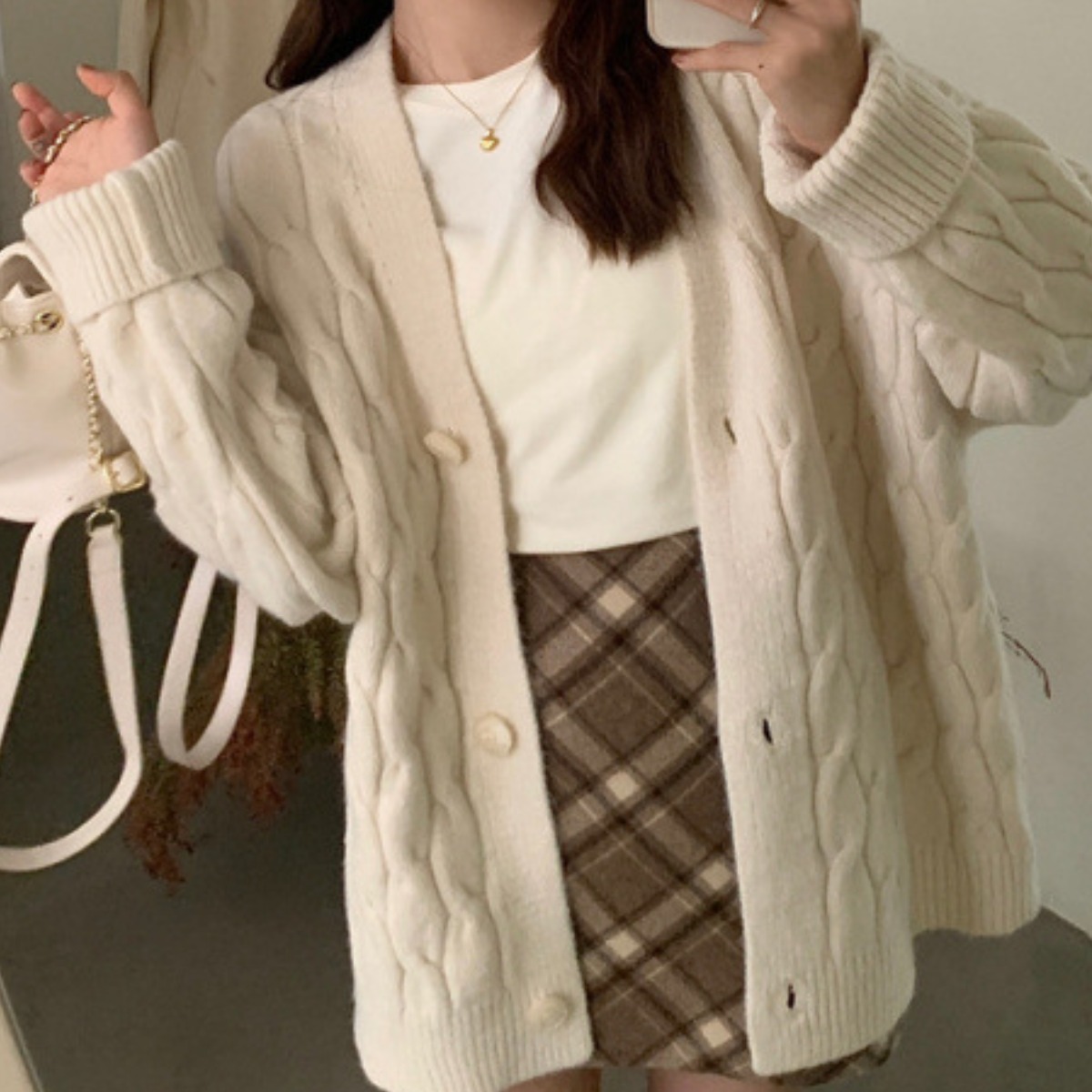 2024 겨울 트위스트 니트 스웨터 재킷 가디건 19,900원