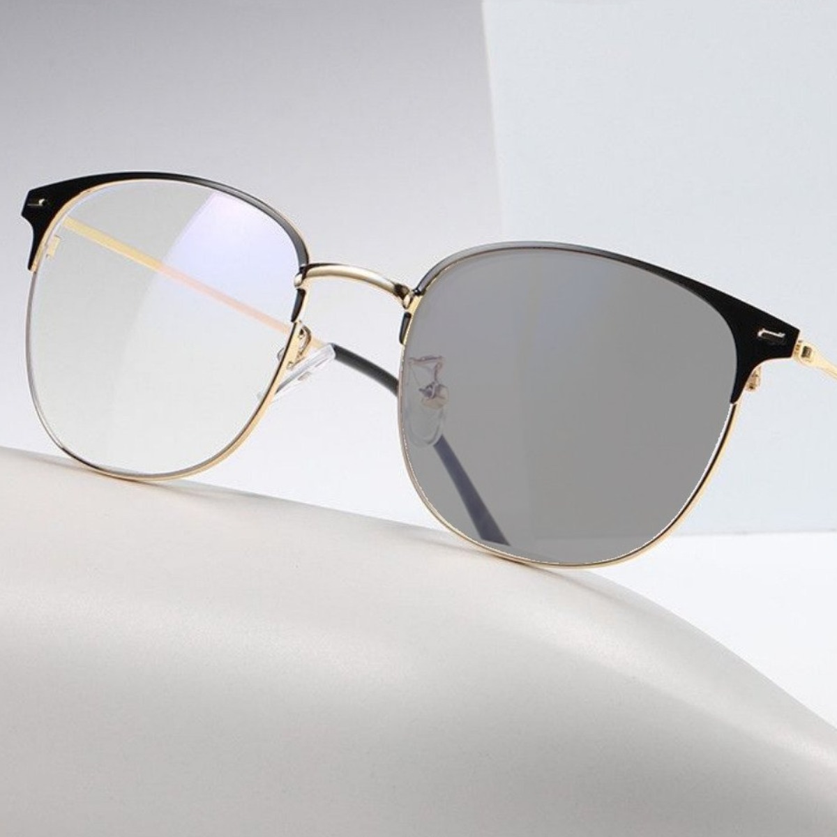 LICOV 자동변색 초경량 선글라스 자외선차단 블루라이트차단 안경 29,700원