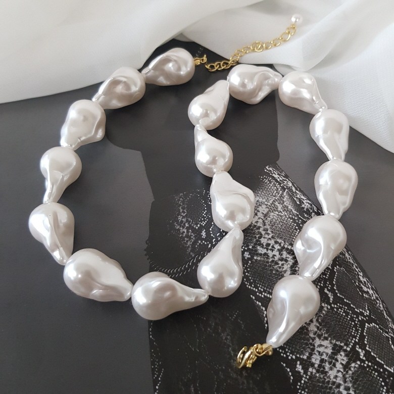 심플 볼드 못난이 바로크 화이트 펄 왕진주 네크리스 38,900원