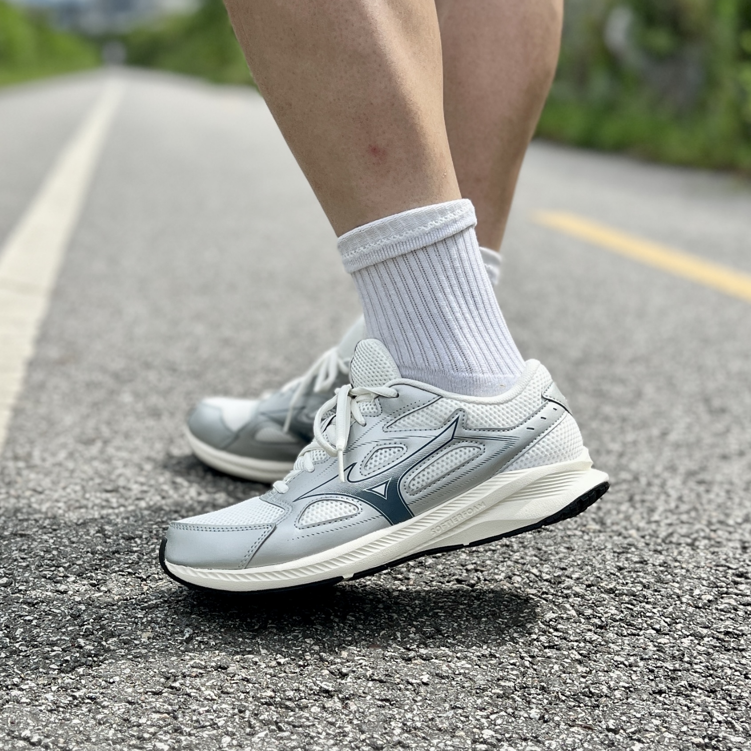 미즈노 MSMG 맥시마이저 26 남성 여성 런닝화 운동화 신발 러닝화 워킹화 헬스화 발편한 커플 그레이 화이트 69,900원