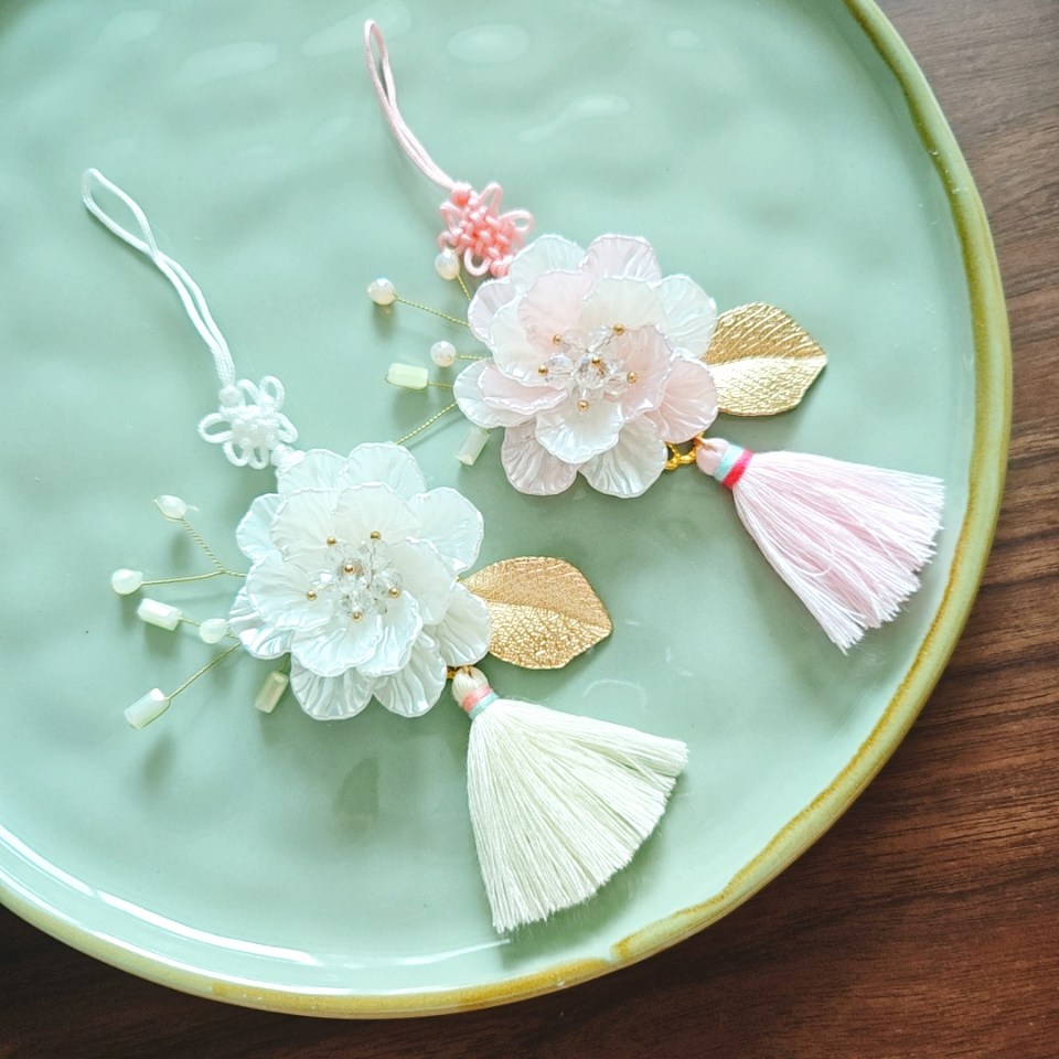 BEEU 비유 수련꽃 & 연꽃 한복노리개 2EA 세트, 명절 추석 설 전통 한복 예단 예물 혼수 보자기 선물 포장용 노리개 16,800원