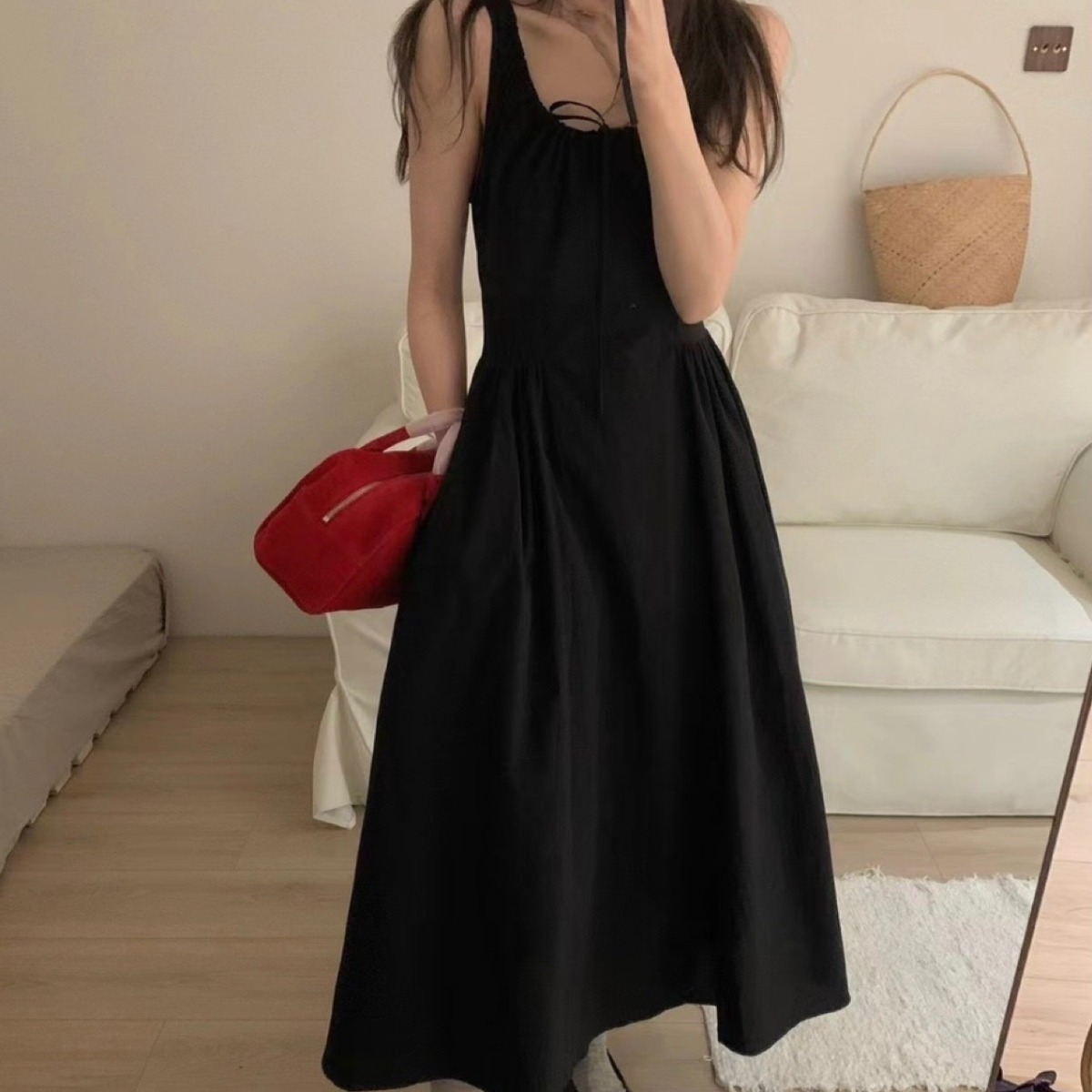 루어스룸 커넥트 민소매 리본 셔링 핀턱 휴양지룩 여름 루즈핏 롱원피스 40,400원