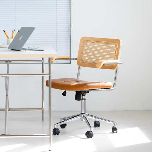 라트 레오 빈티지 높이조절 사무용 컴퓨터 책상 바퀴 의자 135,000원