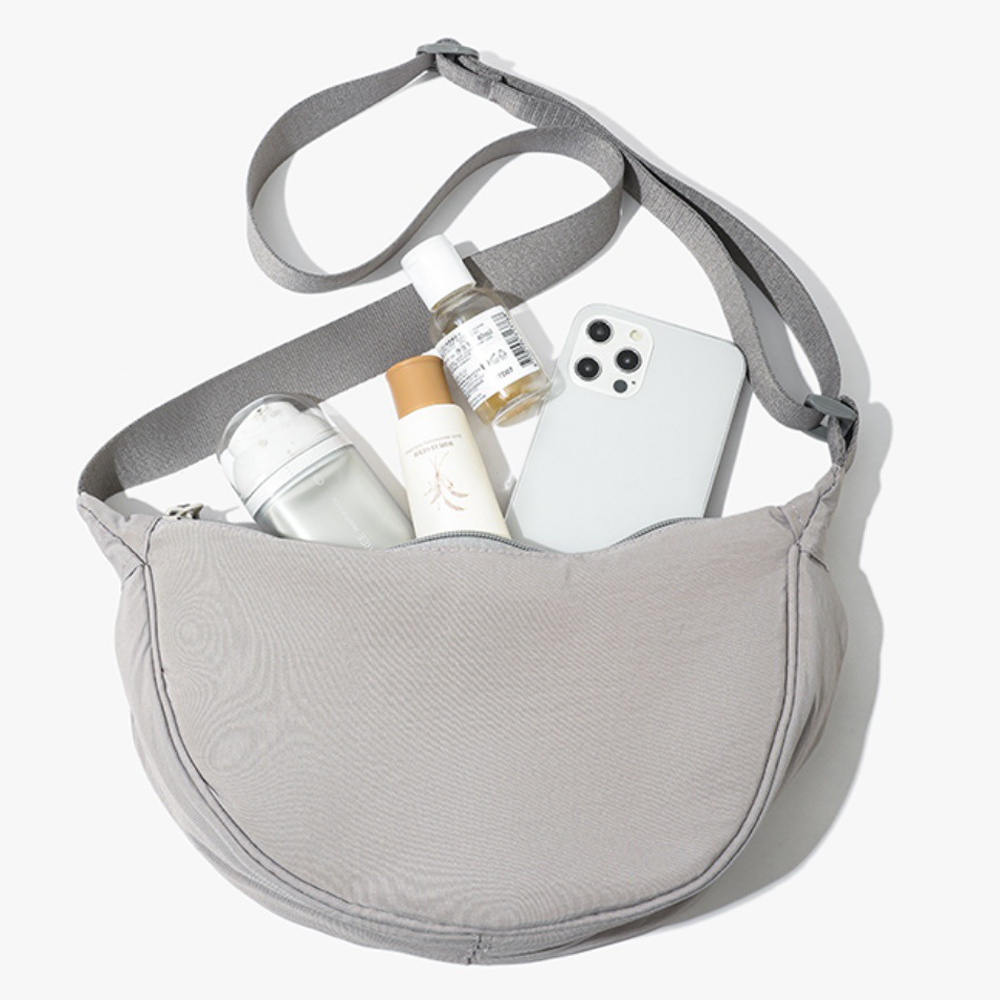 [HANNAL]넘나 가벼운 반달 만두 크로스백 8,900원