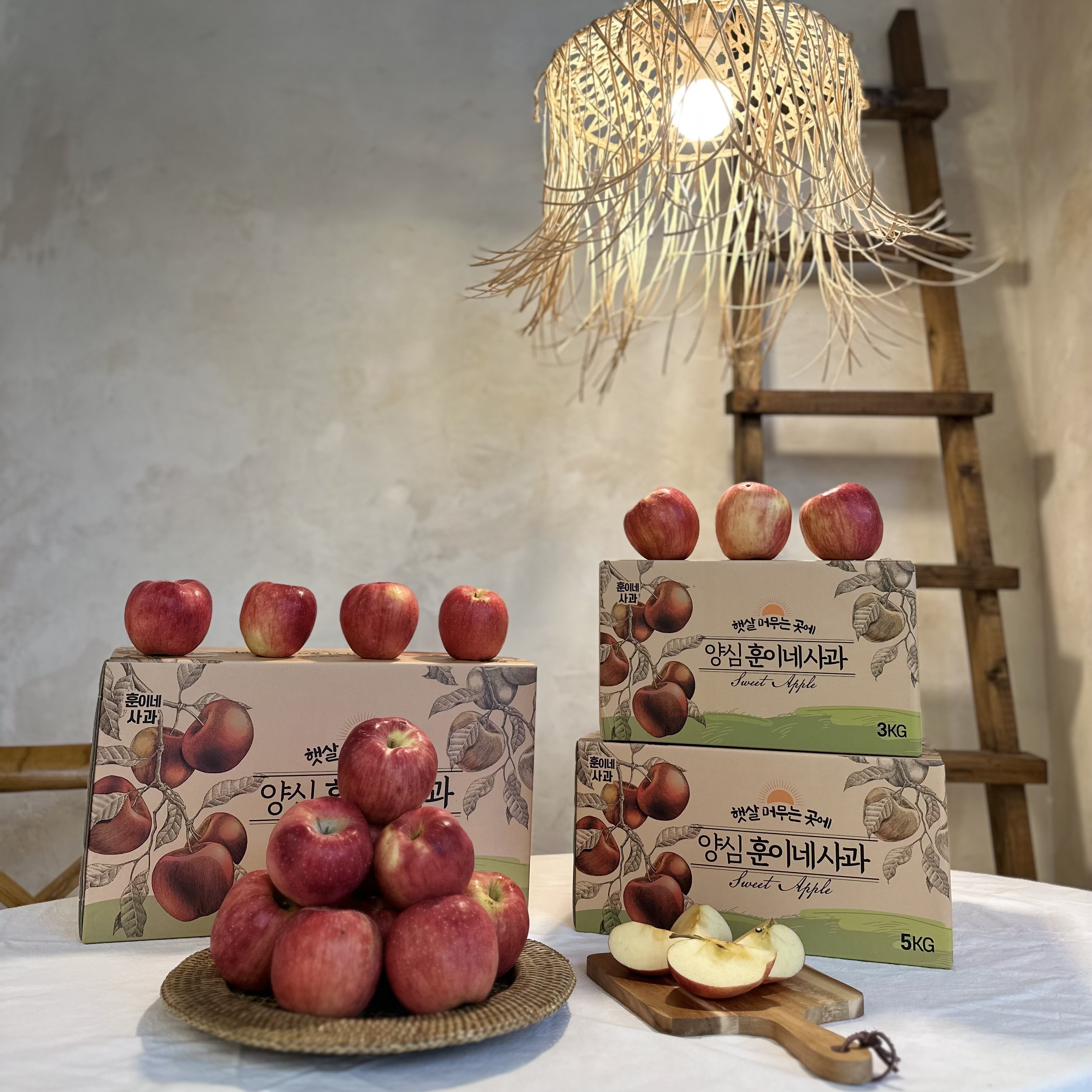 껍질째먹는 훈이네 경북 청송 가정용 선물용 꿀사과, 5kg (가정용 혼합), 1개 43,900원