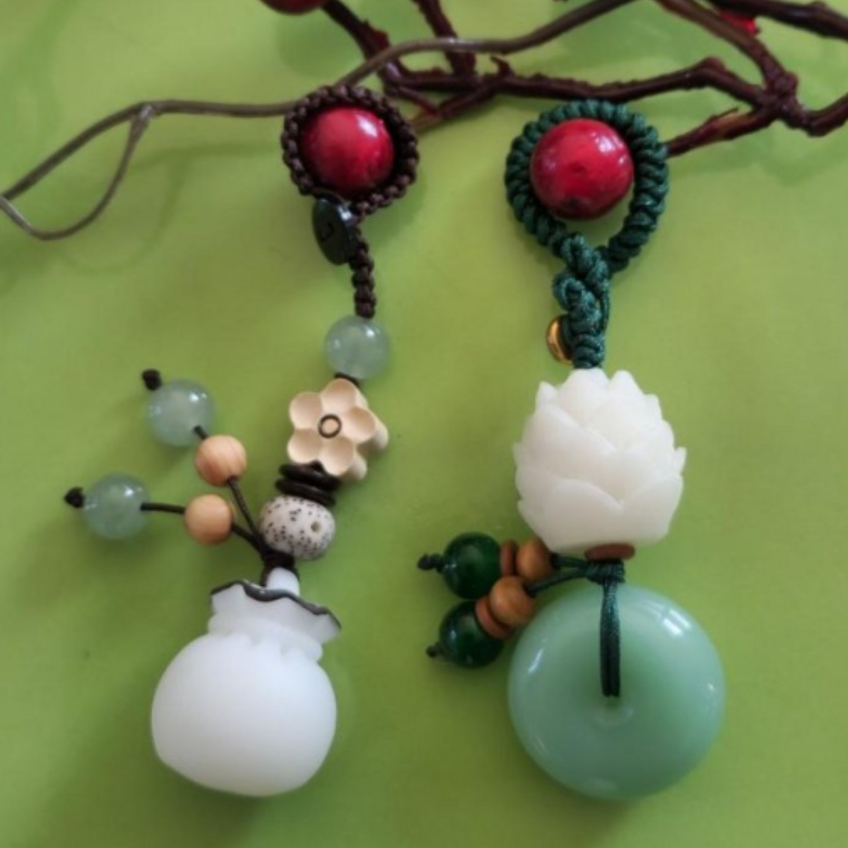 (왓썸) 1+1 행운과 심적안정를 가져다 주는 보리수 연꽃 복주머니 키링, 1세트, 보리수 연꽃 그린 옥키링 + 보리수 복주머니 키링 14,200원