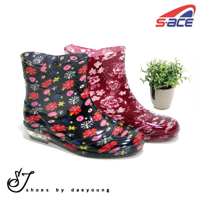 [SJshoes] 볼넓고 발편한 꽃무늬 여성 앵글 발목 장화 KC467 16,500원