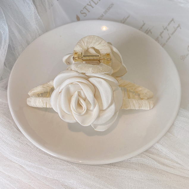 미다미 크리스티아나 플라워 짱짱한 꼬임 집게핀 18,900원