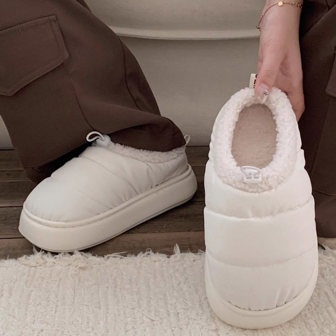 스토리원 겨울 털 방한 패딩 슈즈 실내화 SH-CFR-2425 14,900원