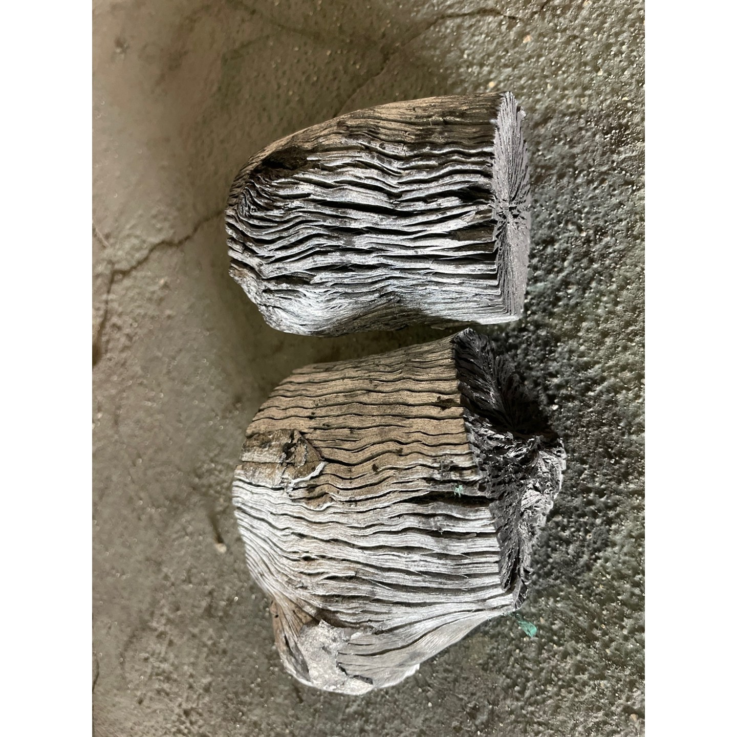 [진천참숯] 국내산 참나무 숯 흑탄 숫 탈취 냄새제거 공기정화용 구이용 캠핑 바베큐 검탄 제습 가습, 2개, 5kg 33,250원