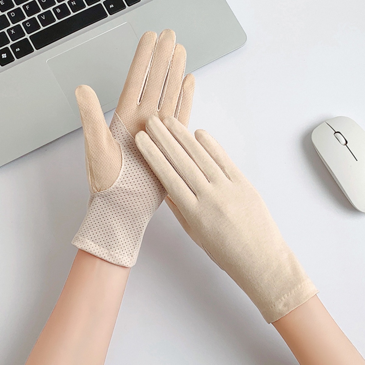 패션리더 여성 장갑 무지 면 여행 등산 자외선차단 운전 장갑 10,900원