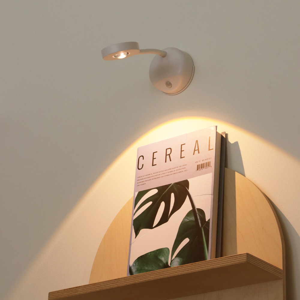 사는잼 충전식 LED 무선 선셋 원터치 자석 부착형 벽등 밝기조절 리모컨포함, 화이트 18,500원