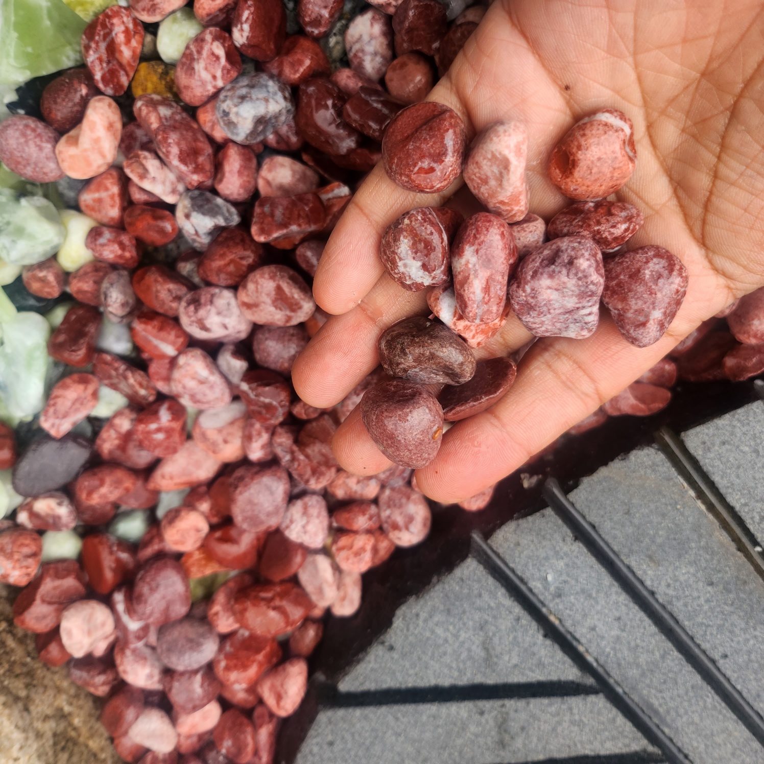 WITH블럭 홍자갈 10-20mm, 20kg, 1개 15,000원