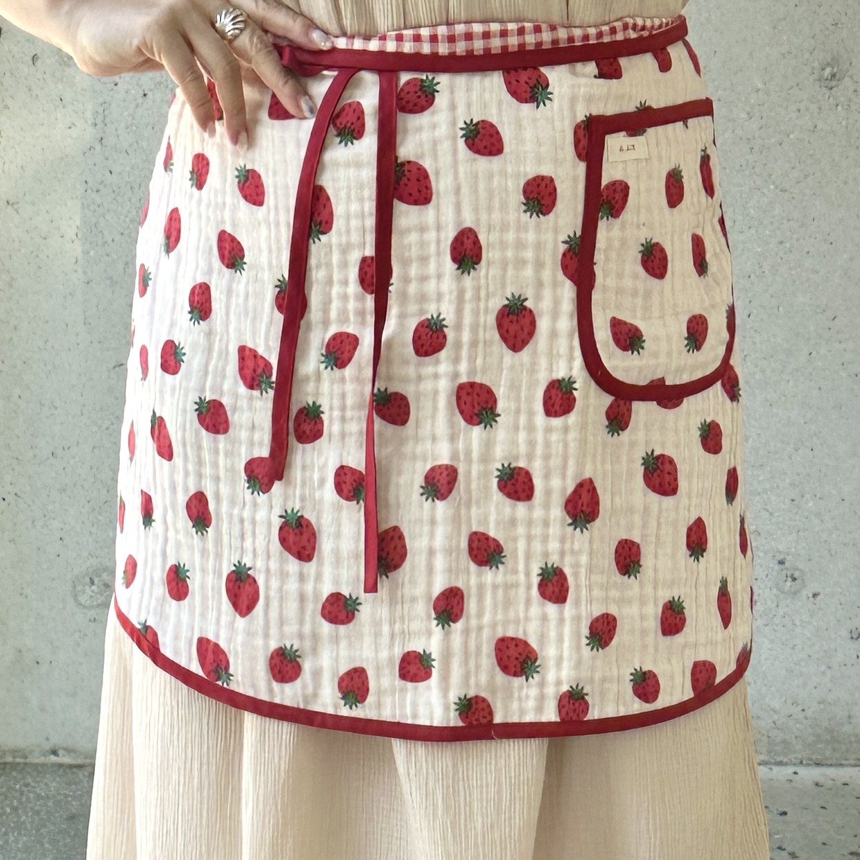 누아(nu.a) 양면 체크 리버시블 4중거즈 허리앞치마 22,410원