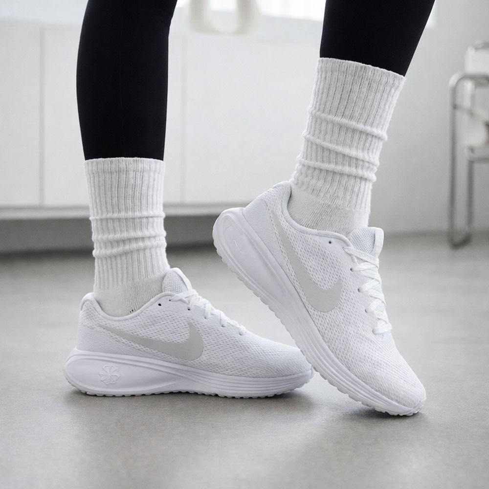 나이키 레볼루션8 화이트 완전 가벼운 여성 러닝화 가성비 데일리슈즈 신발물티슈증정 70,000원