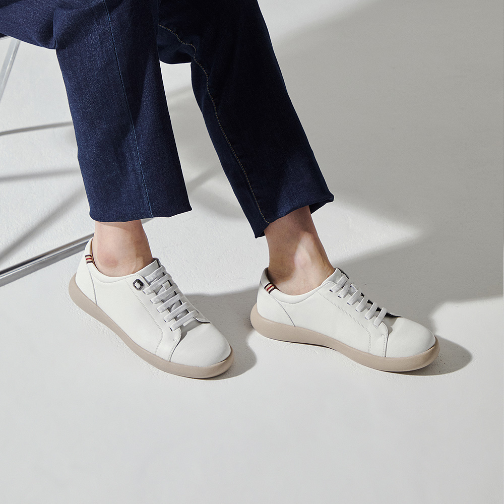 엠.무크 미카사 소가죽 밴딩 스니커즈 2colors 517513308 74,000원