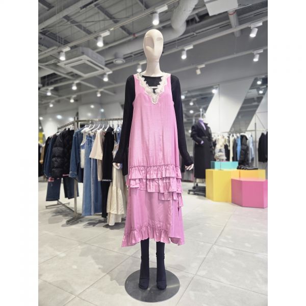 럭키슈에뜨 여성 레이스 콤비 프릴 슬립 원피스 LFDAS25030PIX 496,000원