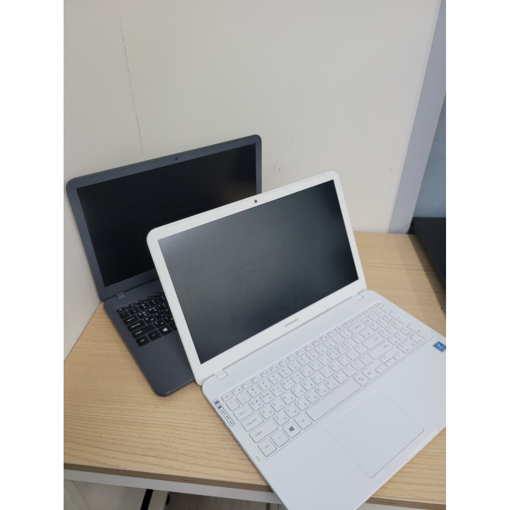 삼성전자 노트북 5 NT550EBE 펜티엄-5405U/8GB/256GB/사무용/15인치 249,000원