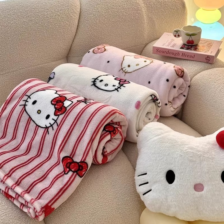 다나에 산리오 공식 라이센스 헬로키티 겨울 극세사 낮잠이불 양면 쇼파 캠핑 담요 +명성 머리띠 27,900원