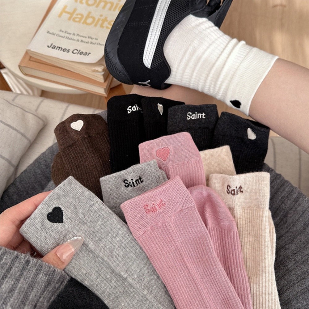 Banjiwu 여성 하트 자수 겨울 양말 운동 패션 중목 양말 장목 양말 중목 양말 무압박 순면 양말 7족 세트 26,990원